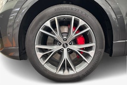 met. harmaa Audi Q8 2025 kuva 9.
