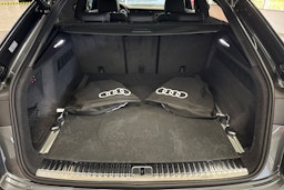 met. harmaa Audi Q8 2025 kuva 11.