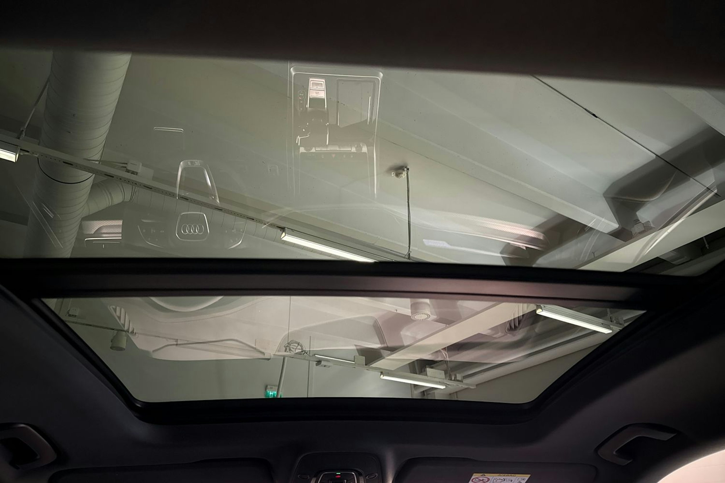 met. harmaa Audi Q8 2025 kuva 14.