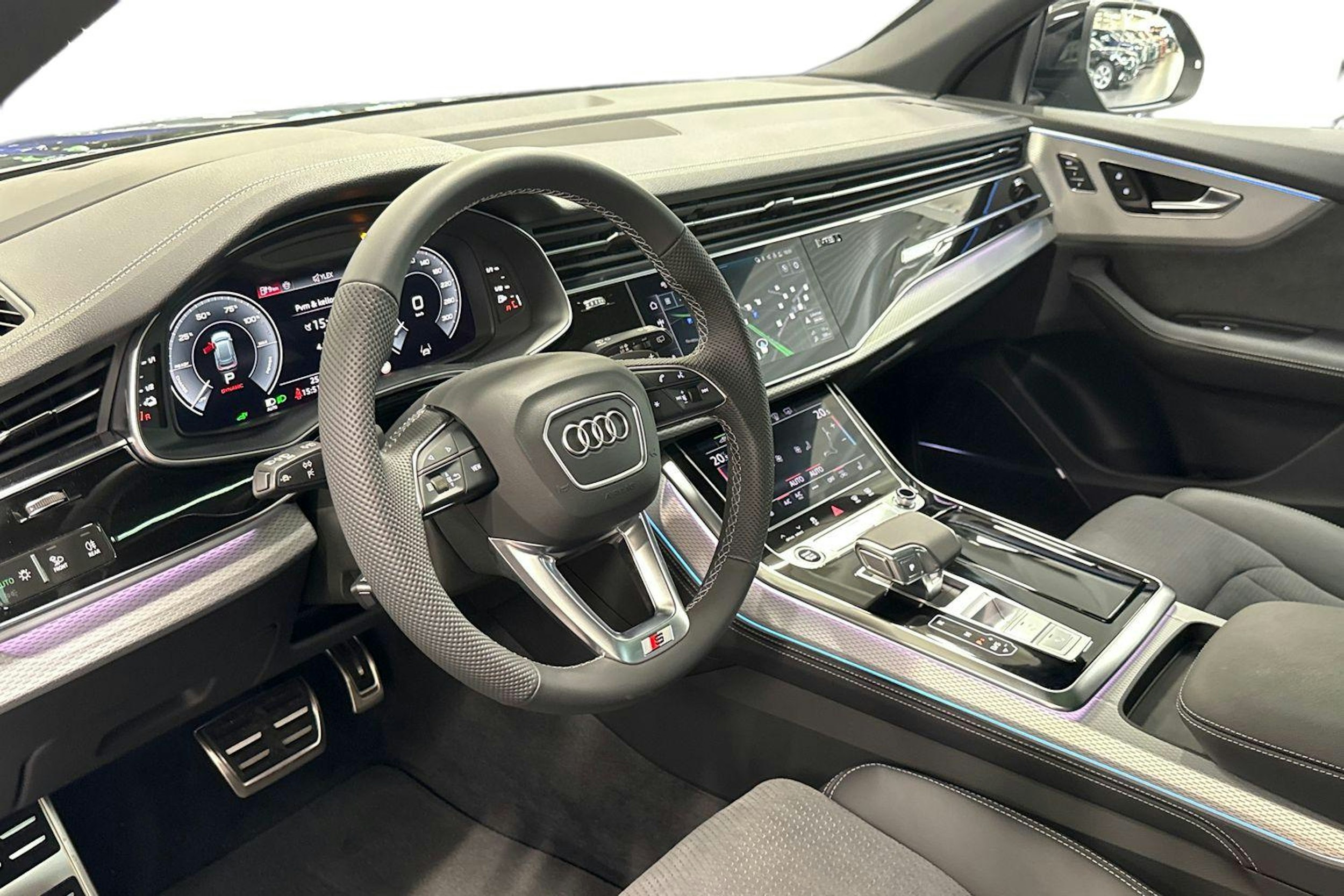met. musta Audi Q8 2025 kuva 6.