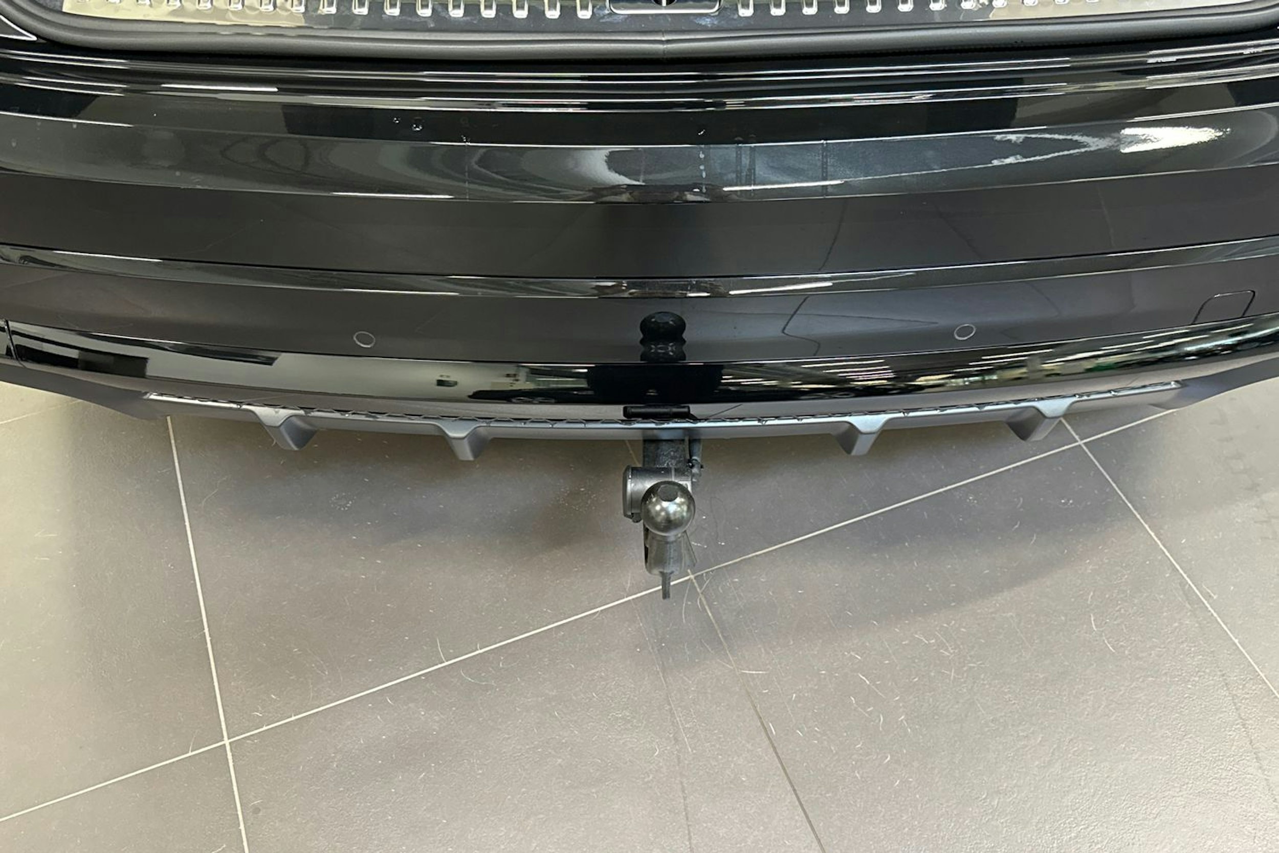 met. musta Audi Q8 2025 kuva 14.