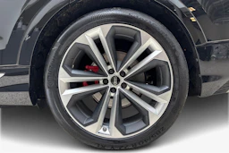 musta Audi Q8 2026 kuva 12.