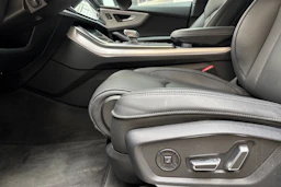 musta Audi Q8 2026 kuva 16.