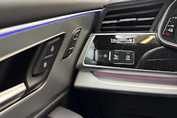 musta Audi Q8 2026 kuva 17.