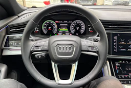 musta Audi Q8 2026 kuva 18.