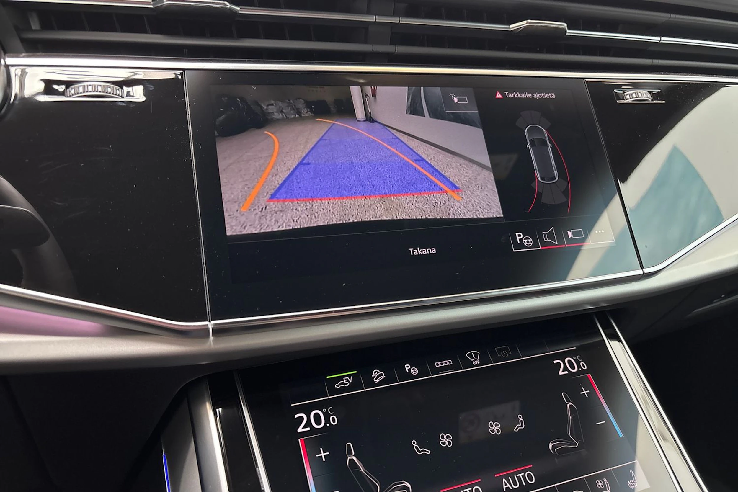 musta Audi Q8 2026 kuva 20.