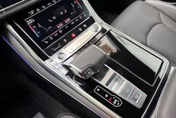 musta Audi Q8 2026 kuva 22.