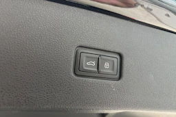 musta Audi Q8 2026 kuva 23.