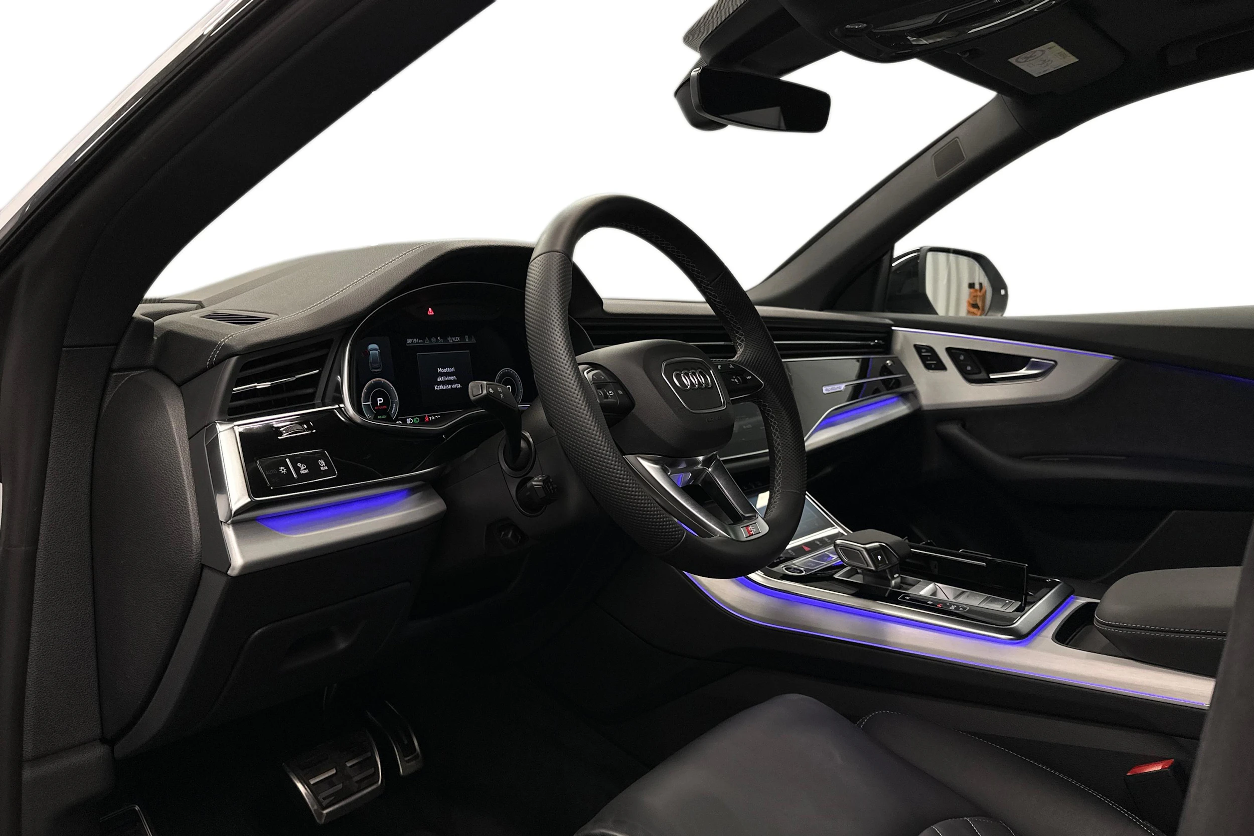 met. valkoinen Audi Q8 2026 kuva 6.