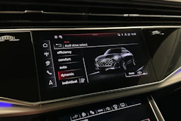 met. valkoinen Audi Q8 2026 kuva 16.