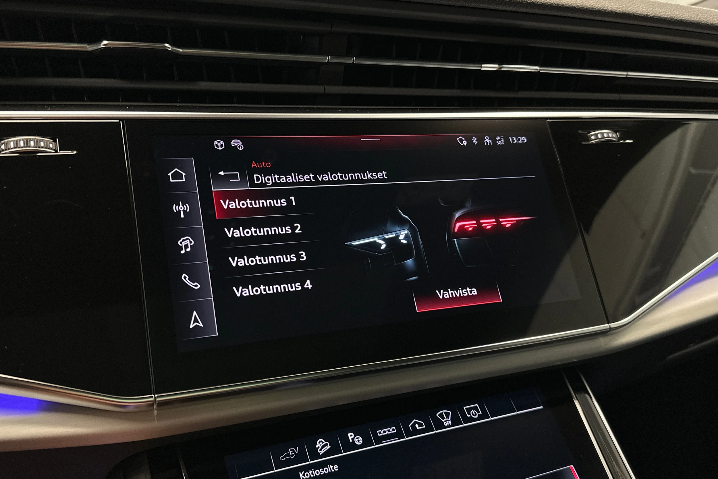 met. valkoinen Audi Q8 2026 kuva 17.