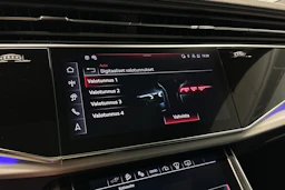 met. valkoinen Audi Q8 2026 kuva 17.