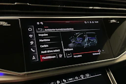 met. valkoinen Audi Q8 2026 kuva 18.