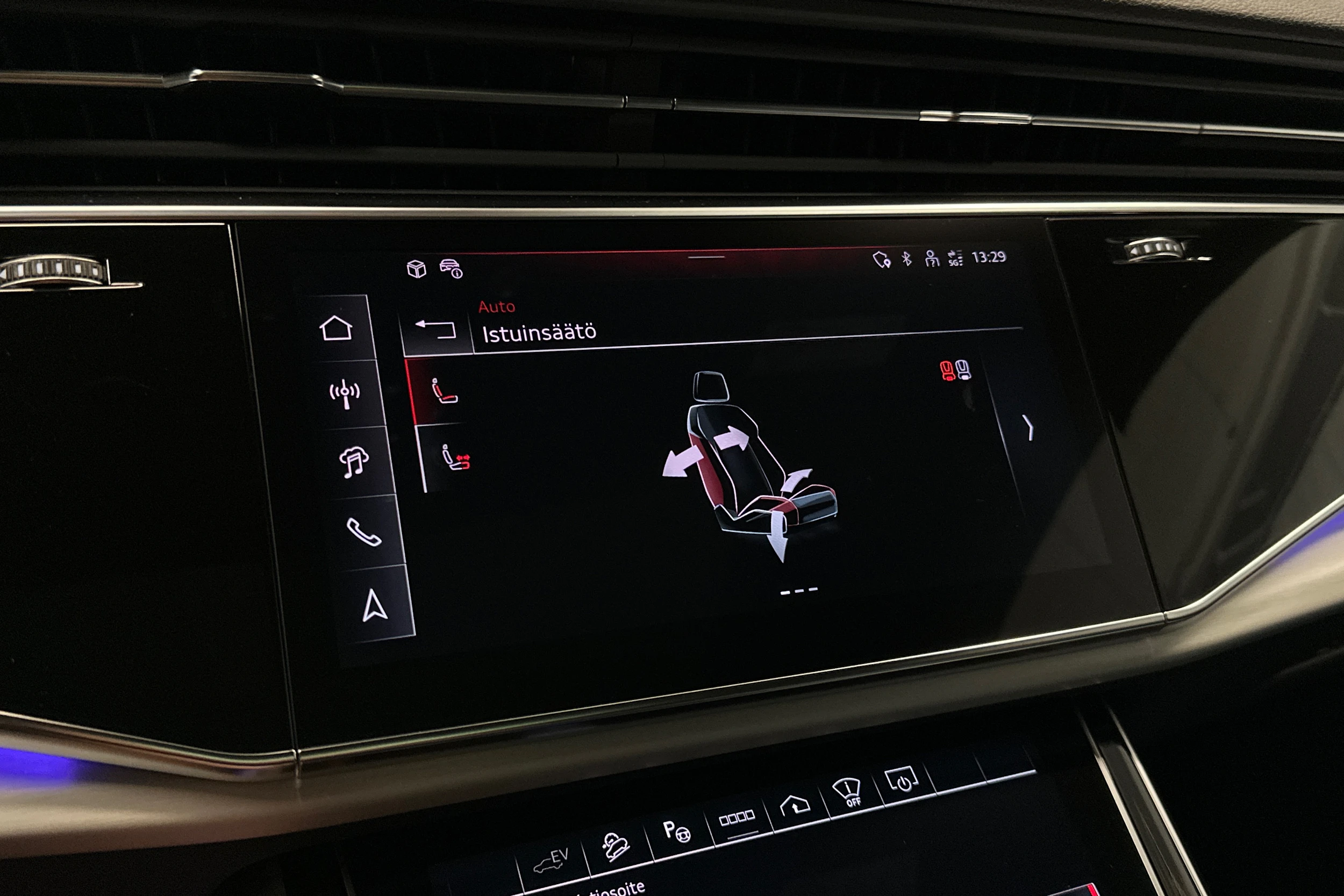 met. valkoinen Audi Q8 2026 kuva 19.