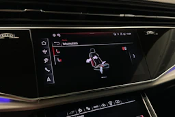 met. valkoinen Audi Q8 2026 kuva 19.