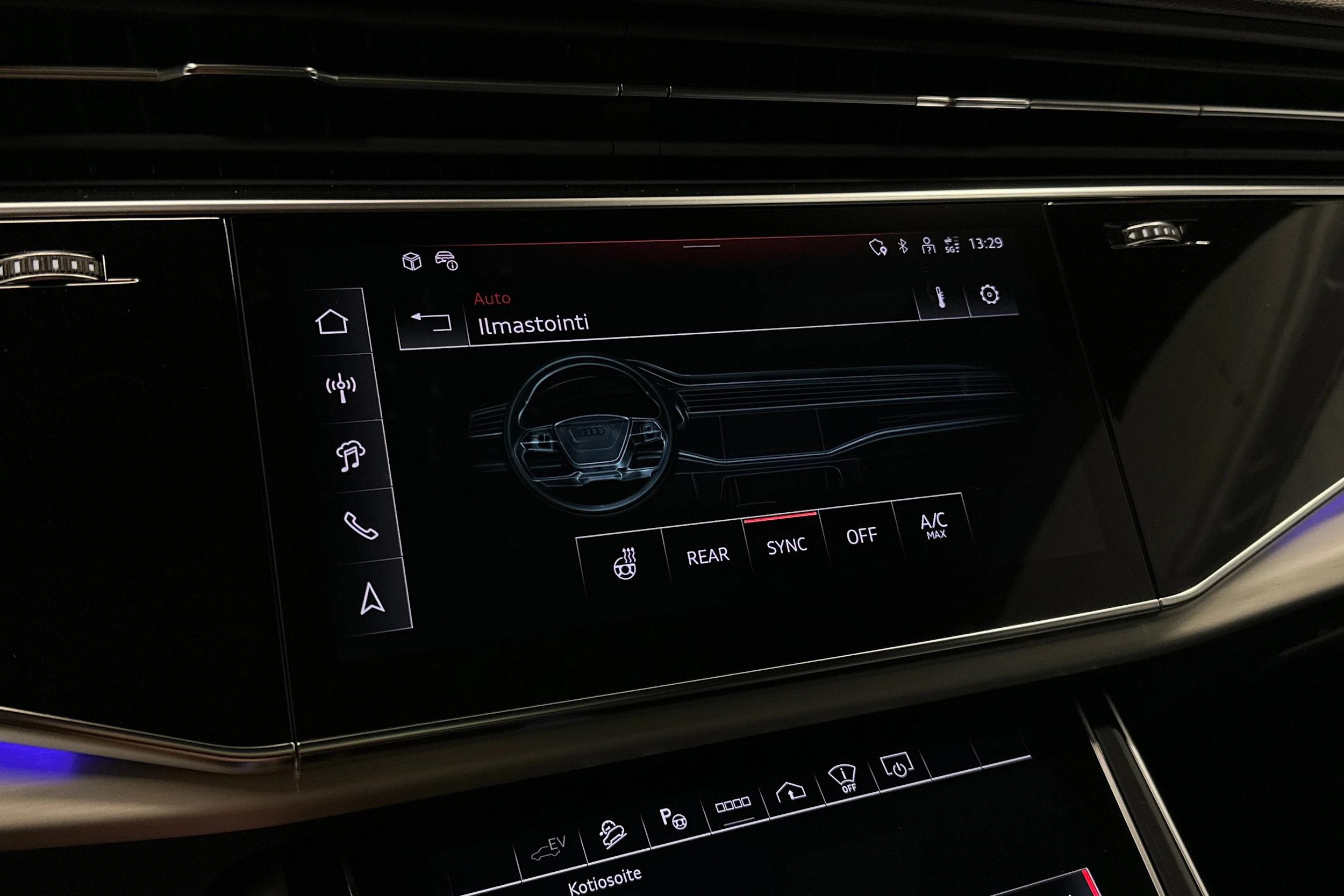 met. valkoinen Audi Q8 2026 kuva 20.