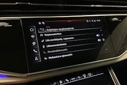 met. valkoinen Audi Q8 2026 kuva 22.