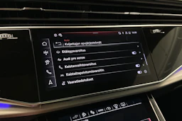 met. valkoinen Audi Q8 2026 kuva 23.