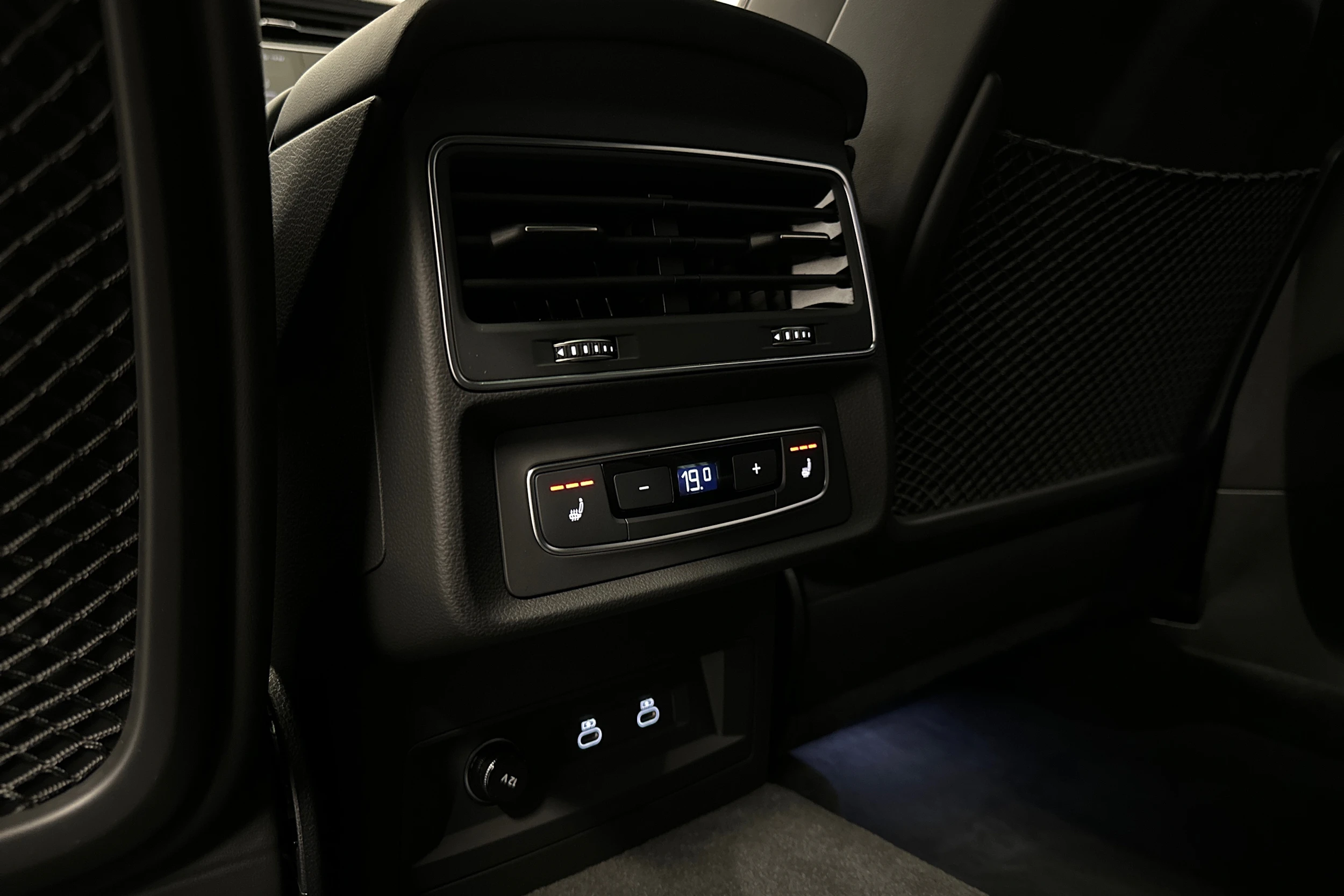 met. valkoinen Audi Q8 2026 kuva 29.