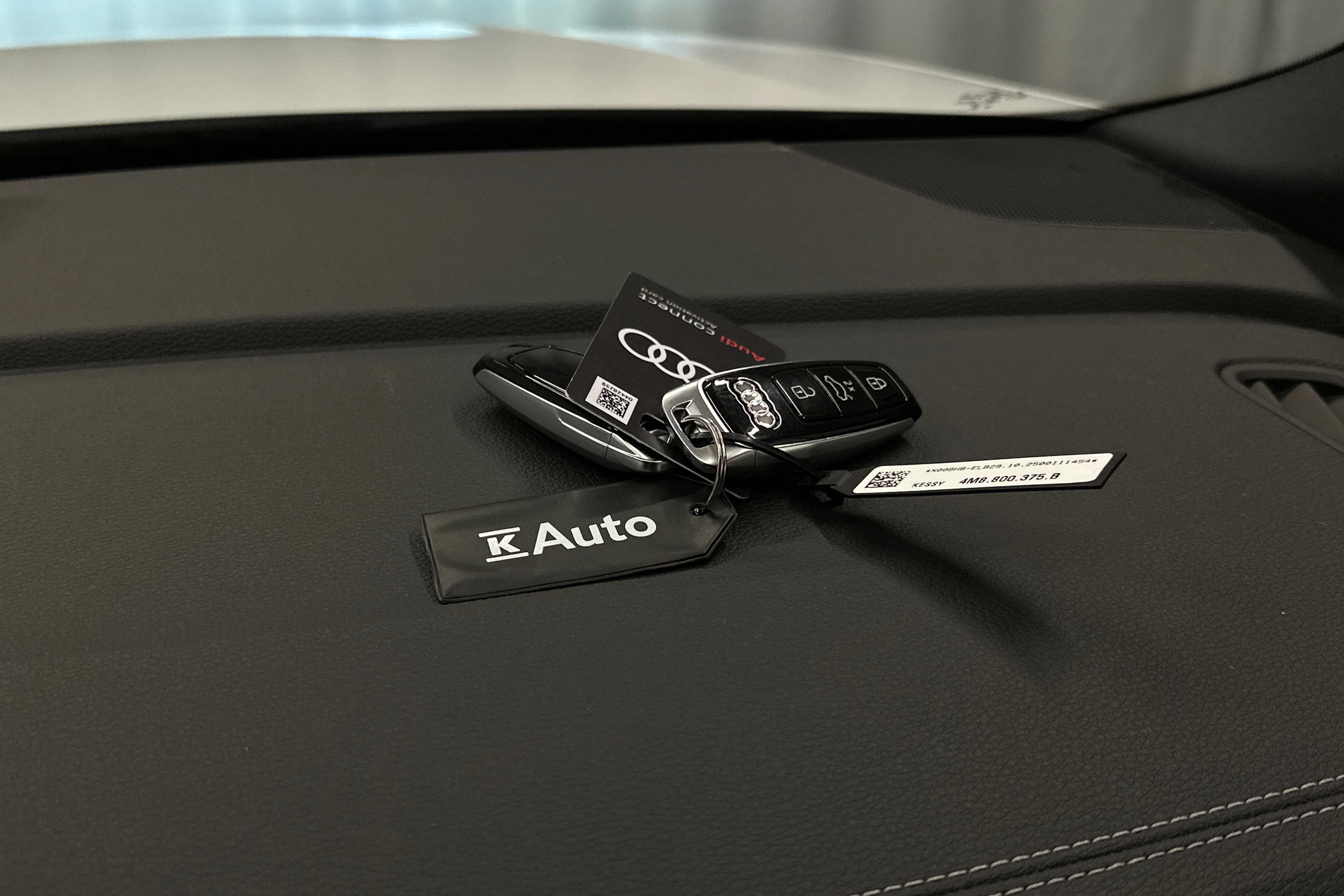 met. valkoinen Audi Q8 2026 kuva 33.