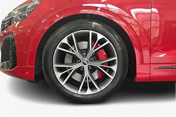 met. punainen Audi Q8 2026 kuva 9.