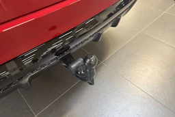 met. punainen Audi Q8 2026 kuva 12.
