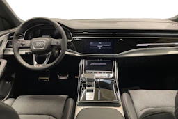 mythos musta Audi Q8 2026 kuva 7.