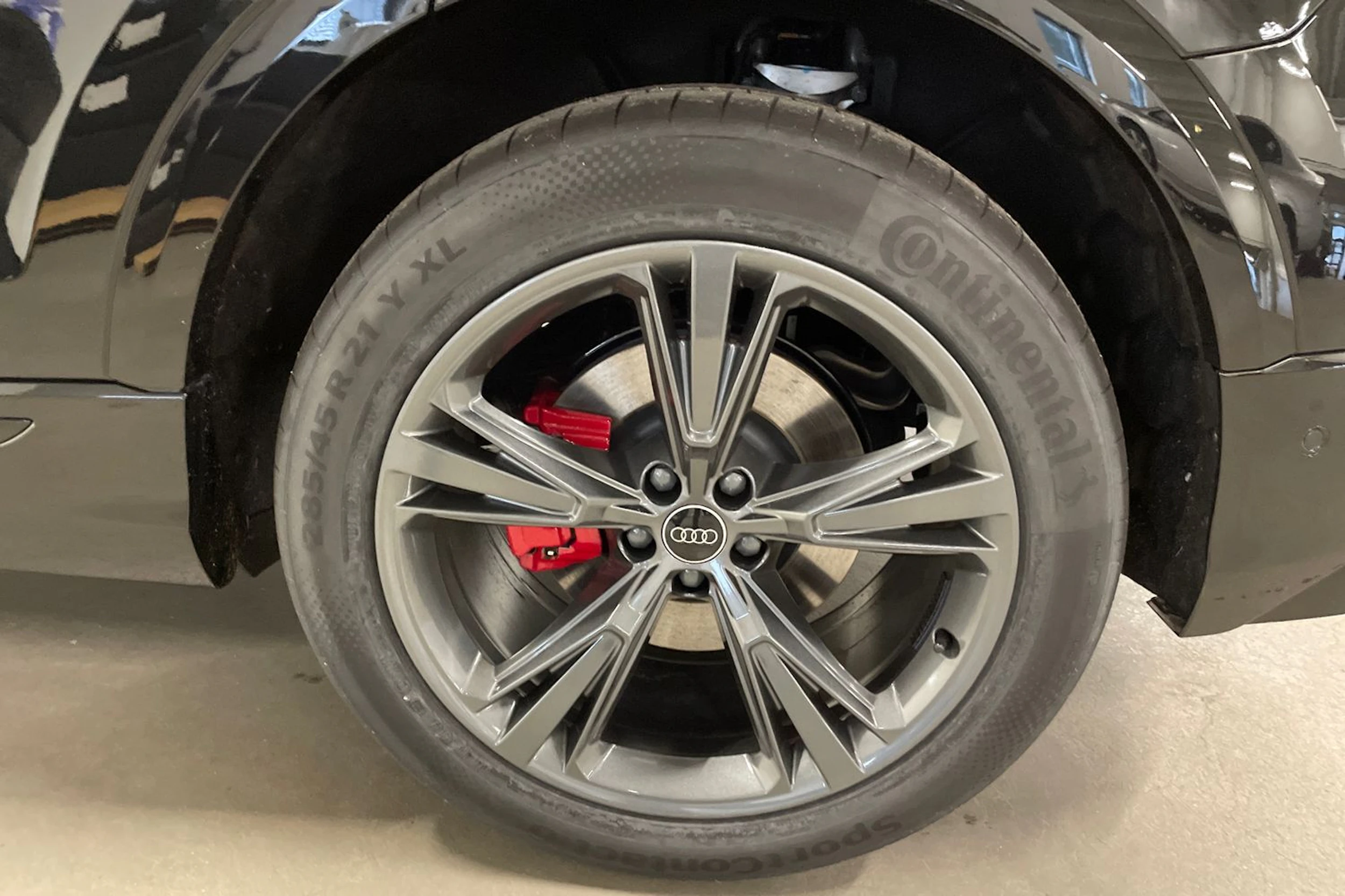 mythos musta Audi Q8 2026 kuva 10.