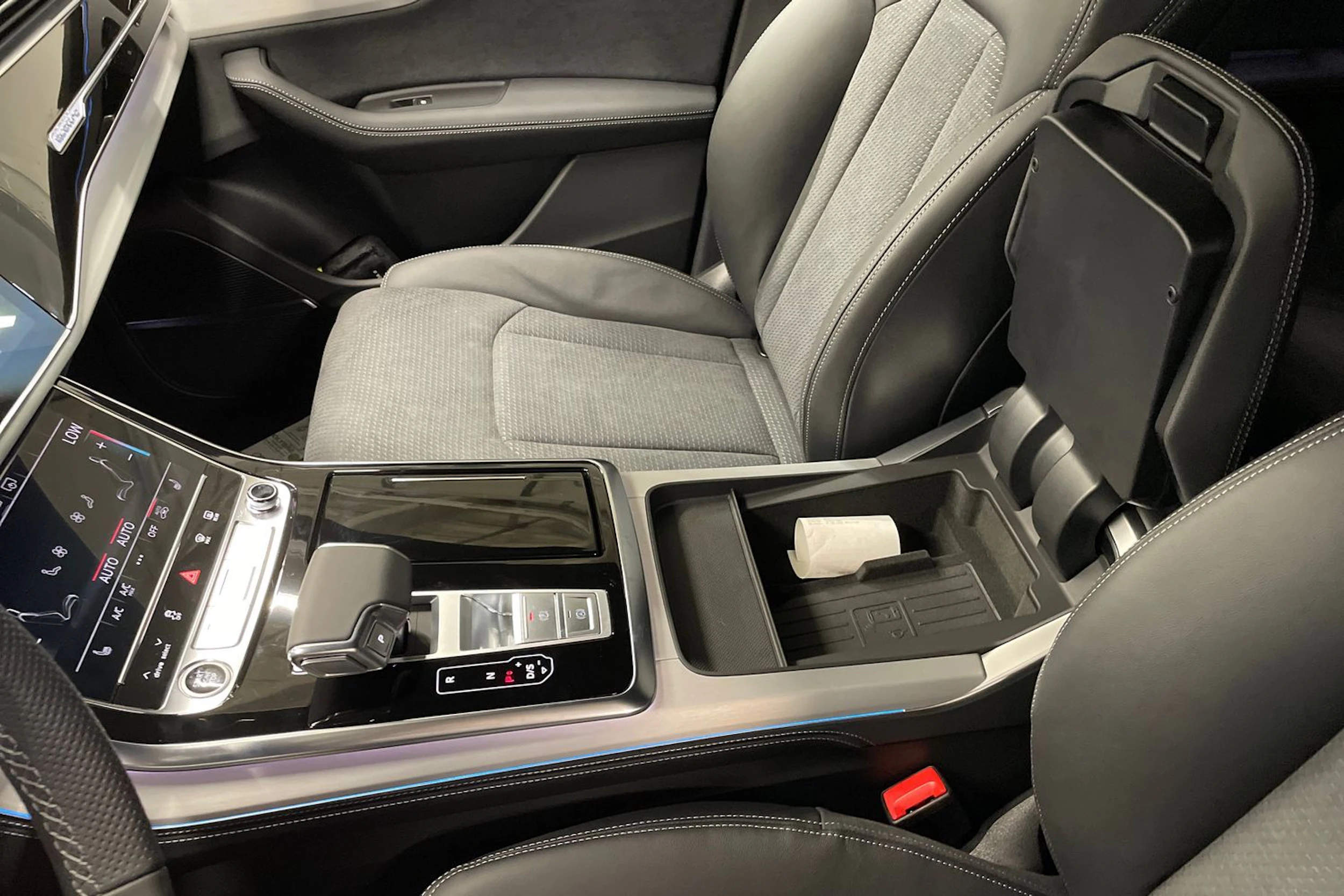 mythos musta Audi Q8 2026 kuva 15.