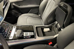 mythos musta Audi Q8 2026 kuva 15.
