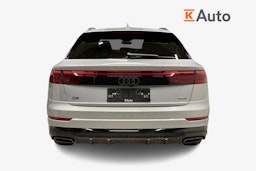 harmaa Audi Q8 2026 kuva 3.