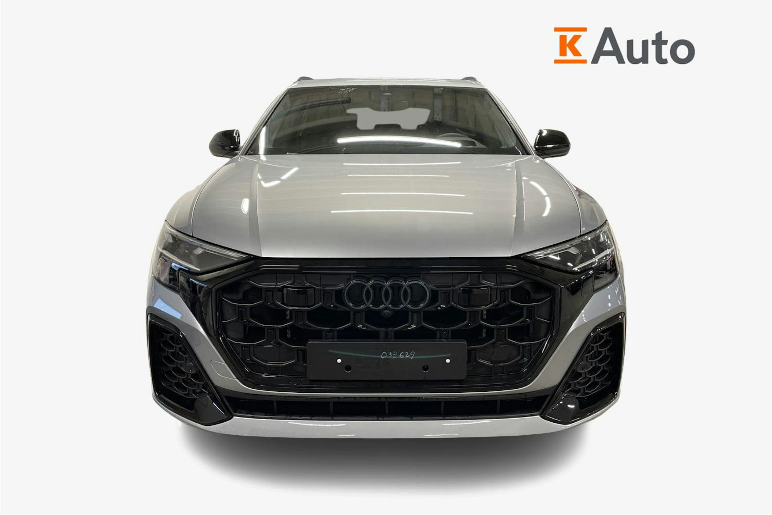 harmaa Audi Q8 2026 kuva 5.