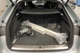 harmaa Audi Q8 2026 kuva 14.