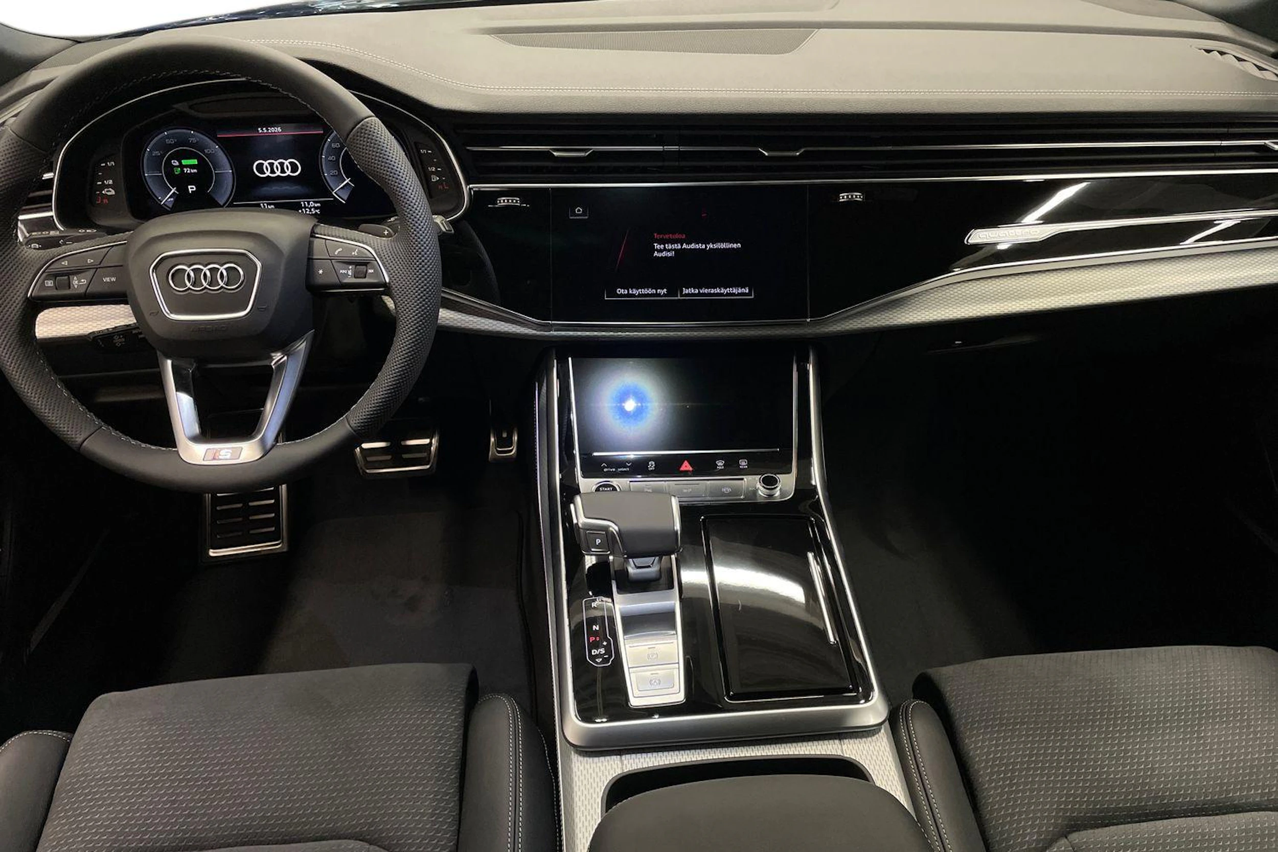 met. musta Audi Q8 2026 kuva 7.