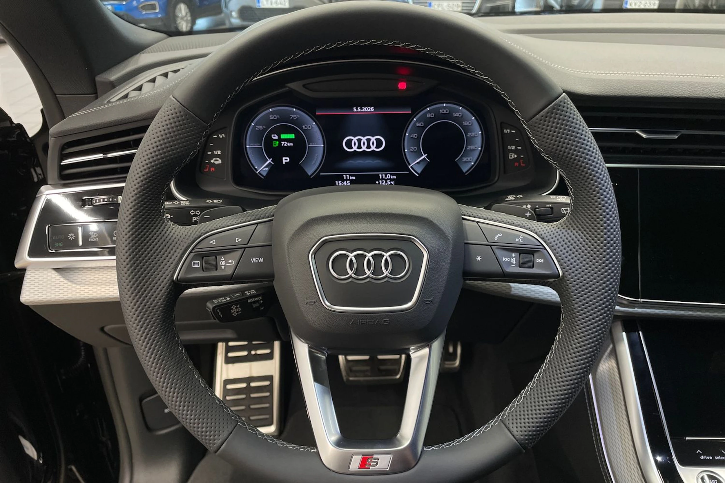 met. musta Audi Q8 2026 kuva 13.