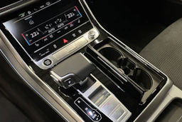 met. musta Audi Q8 2026 kuva 17.