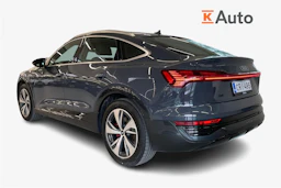 Harmaa Audi Q8 e-tron 2023 kuva 3.