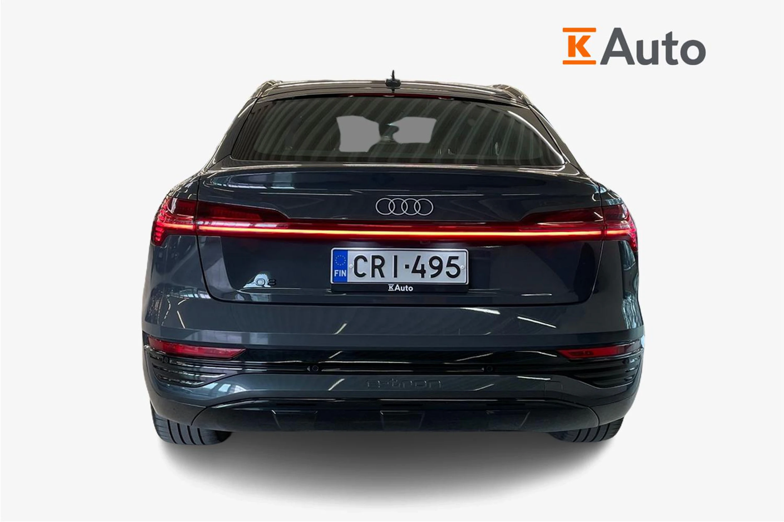 Harmaa Audi Q8 e-tron 2023 kuva 4.