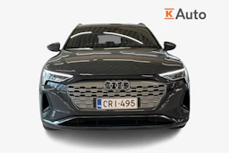 Harmaa Audi Q8 e-tron 2023 kuva 5.