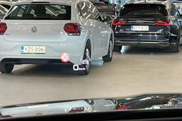 Harmaa Audi Q8 e-tron 2023 kuva 22.