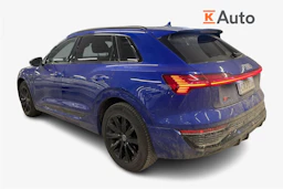 sininen Audi Q8 e-tron 2023 kuva 2.