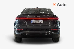 harmaa Audi Q8 e-tron 2023 kuva 3.