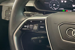 harmaa Audi Q8 e-tron 2023 kuva 15.