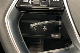 harmaa Audi Q8 e-tron 2023 kuva 16.