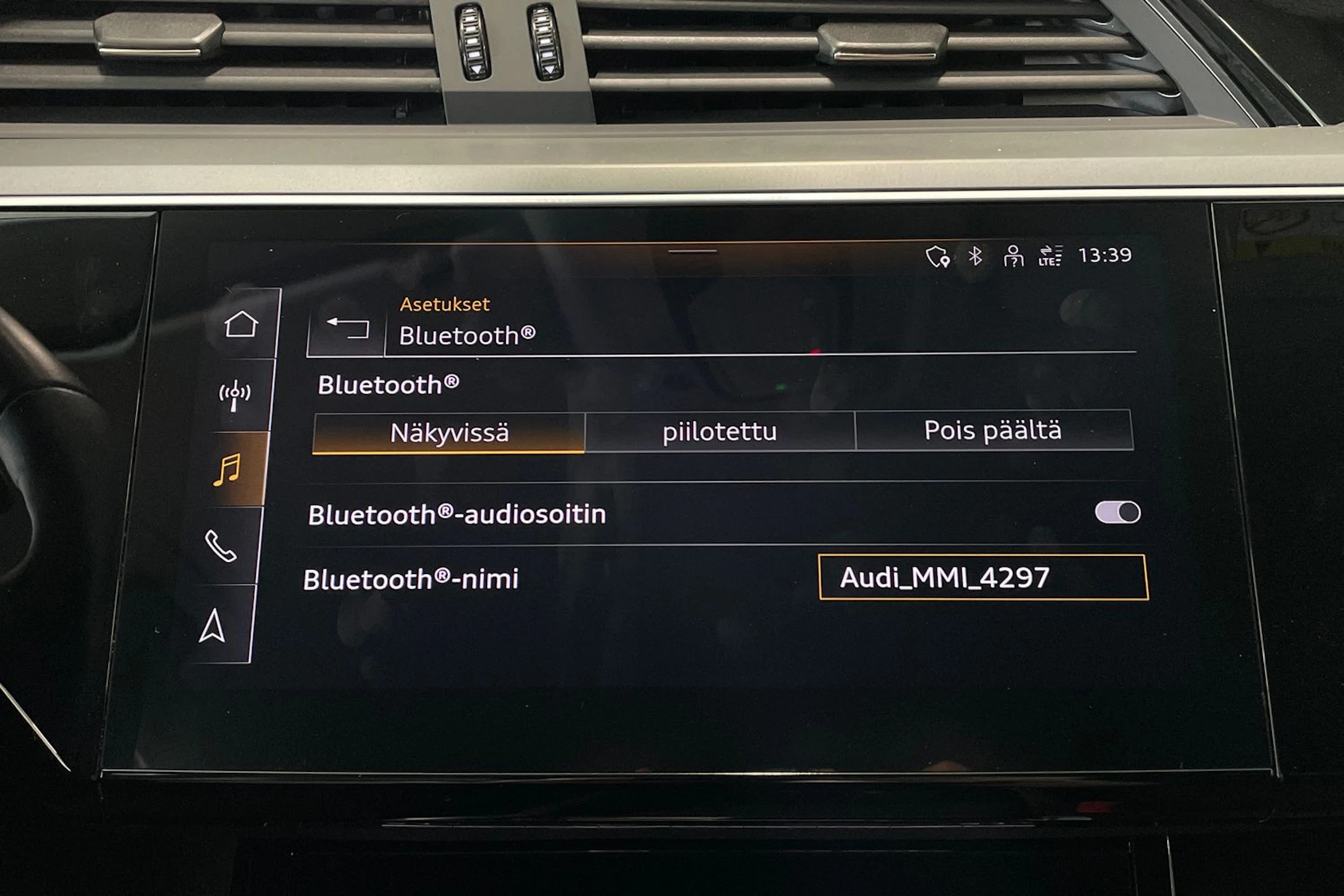 harmaa Audi Q8 e-tron 2023 kuva 18.