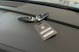 harmaa Audi Q8 e-tron 2023 kuva 31.