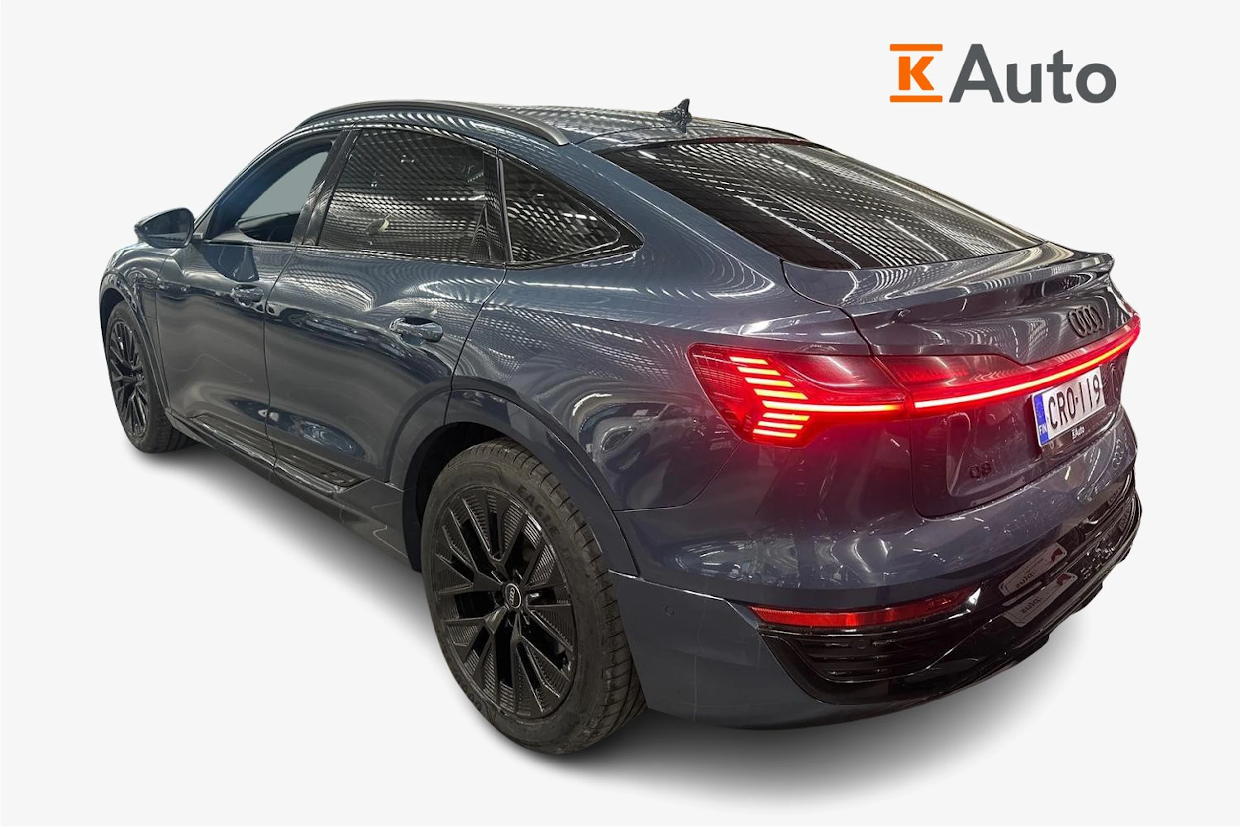 Sininen Audi Q8 e-tron 2023 kuva 2.