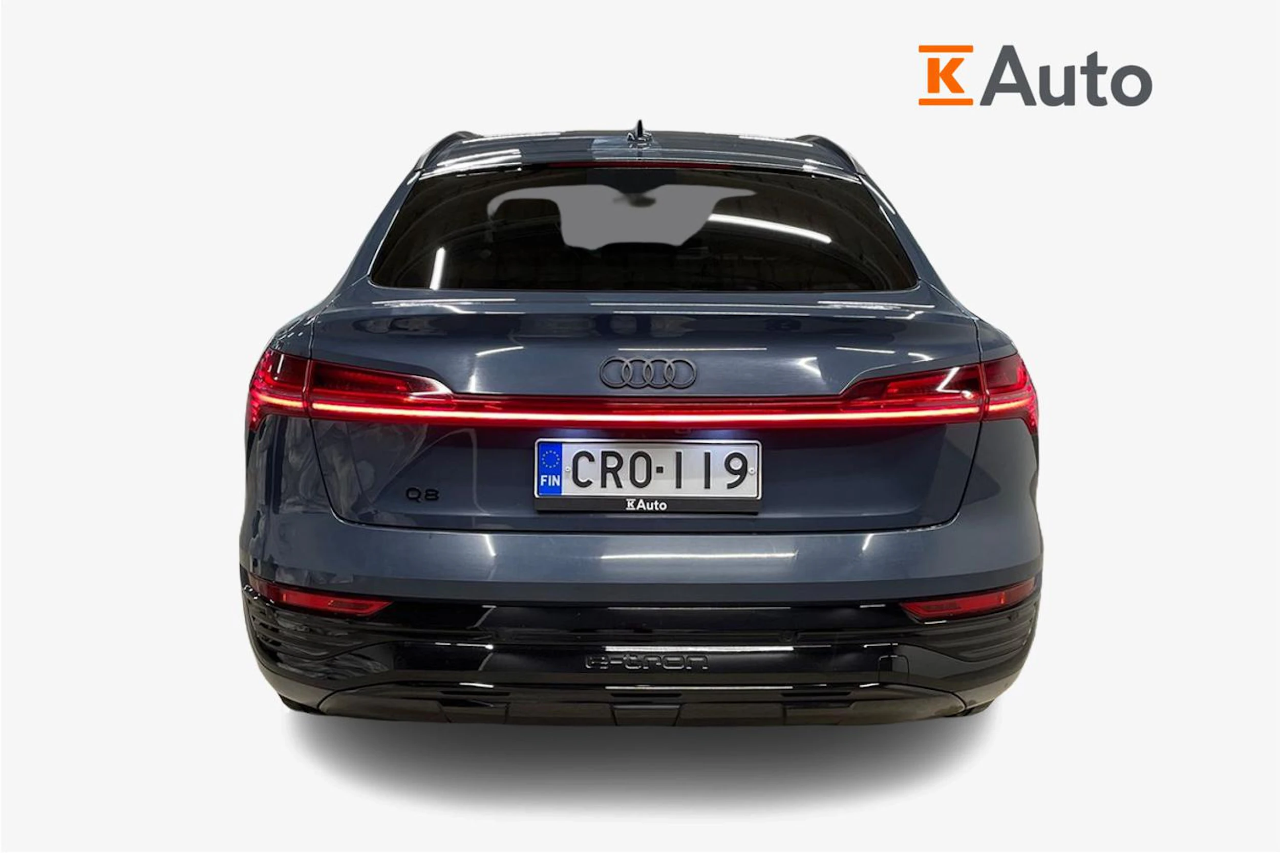 Sininen Audi Q8 e-tron 2023 kuva 4.