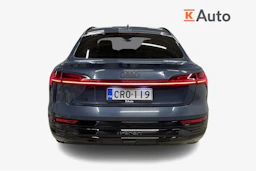 Sininen Audi Q8 e-tron 2023 kuva 4.