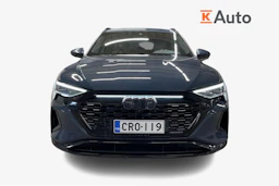 Sininen Audi Q8 e-tron 2023 kuva 5.